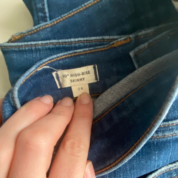 Madewell 10” High-Rise Skinny with Bottom Fly - Picture 3 of 3